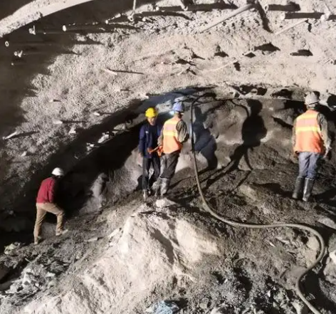 酉阳拱顶带模注浆料的施工流程及注意事项